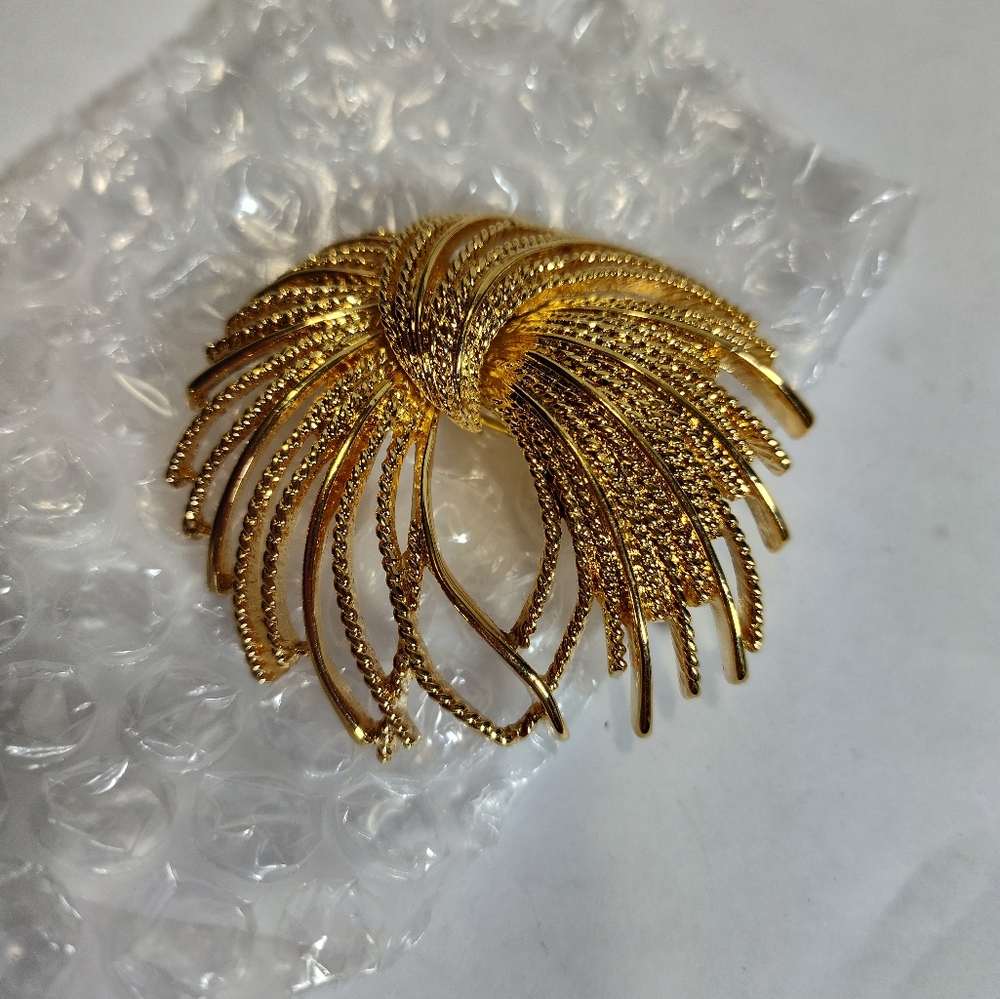 Monet Gold Winged Brooch Vintage NOS